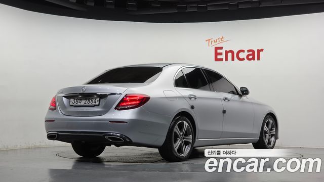 Mercedes-Benz E-Class 2019 — photo 2