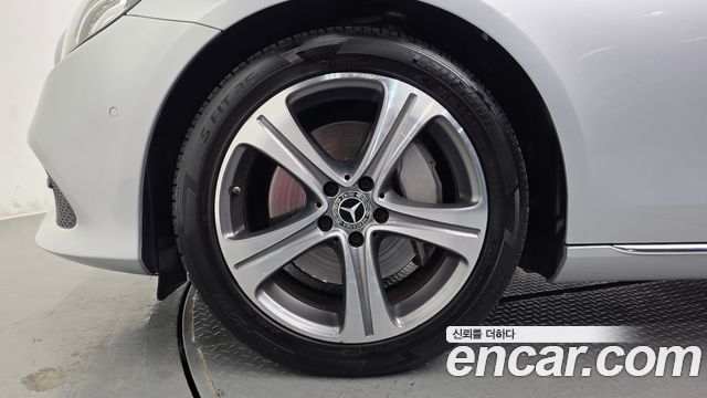 Mercedes-Benz E-Class 2019 — photo 5