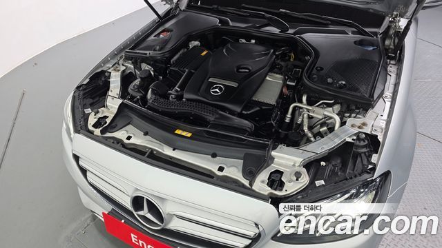 Mercedes-Benz E-Class 2019 — photo 6