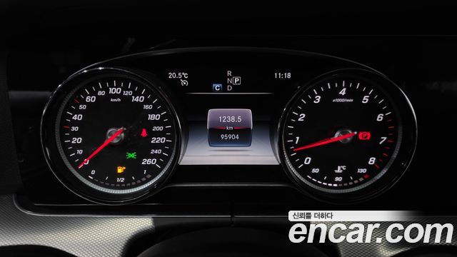 Mercedes-Benz E-Class 2019 — photo 8
