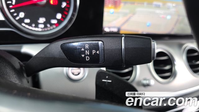 Mercedes-Benz E-Class 2019 — photo 9