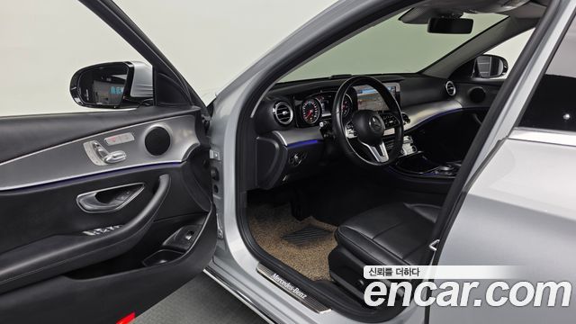 Mercedes-Benz E-Class 2019 — photo 10