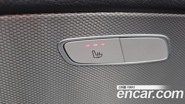 Mercedes-Benz E-Class 2019 — photo 18