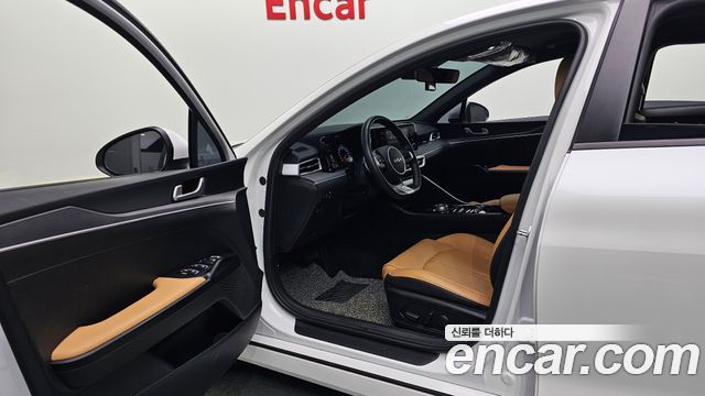 Kia K5 2022 — photo 10