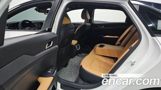 Kia K5 2022 — photo 11