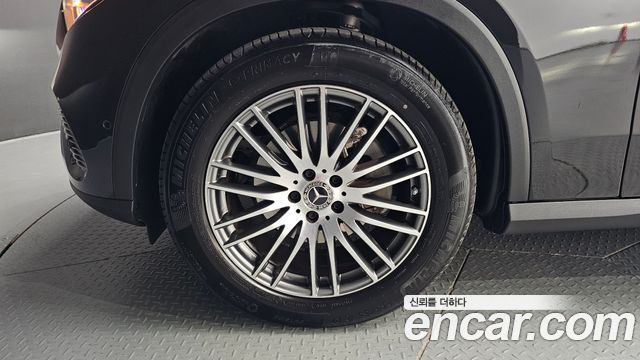 Mercedes-Benz GLC-Class 2026 — photo 5