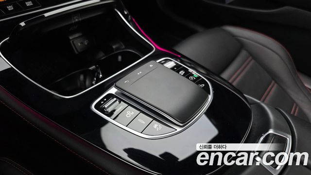 Mercedes-Benz E-Class 2021 — photo 27