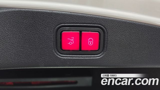 Mercedes-Benz E-Class 2021 — photo 36