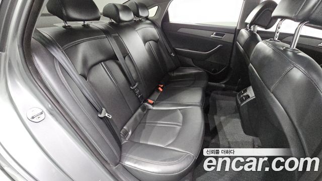 Hyundai Sonata 2017 — photo 17