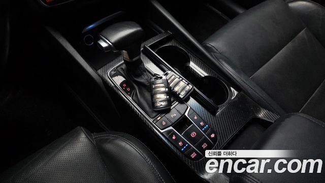 Kia K7 2016 — photo 12