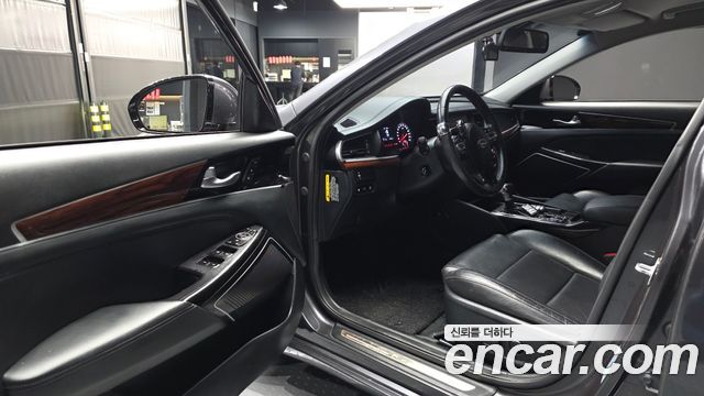 Kia K7 2016 — photo 13