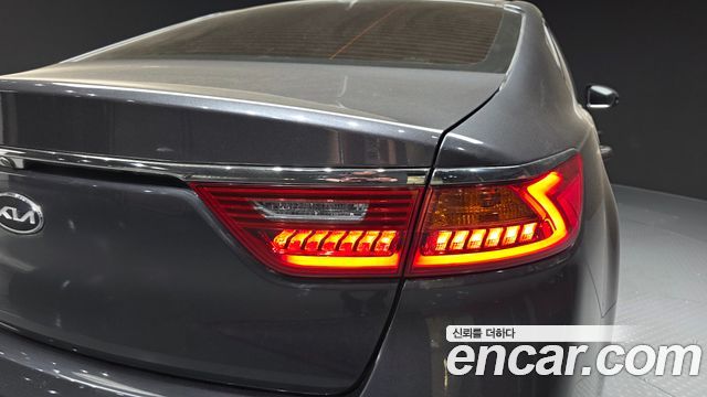 Kia K7 2016 — photo 9