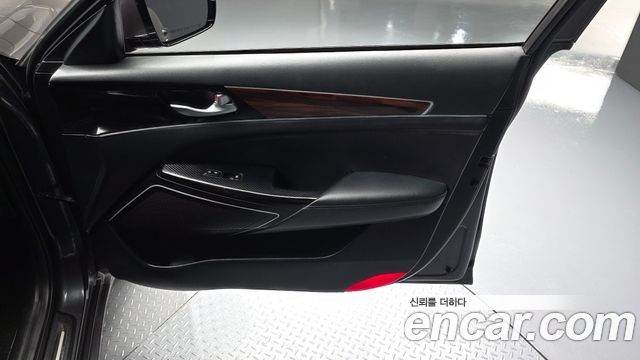 Kia K7 2016 — photo 14