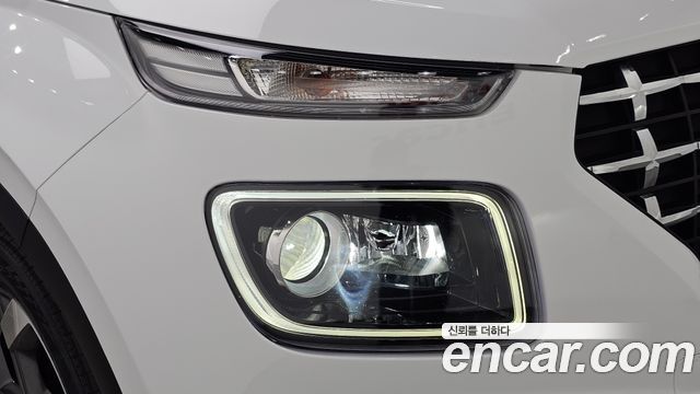 Hyundai Venue 2022 — photo 8