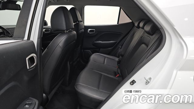 Hyundai Venue 2022 — photo 16