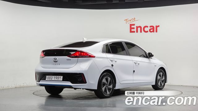 Hyundai Ioniq 2019 — photo 2