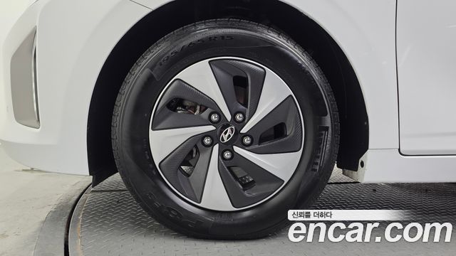 Hyundai Ioniq 2019 — photo 5