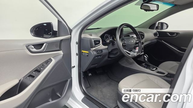 Hyundai Ioniq 2019 — photo 13
