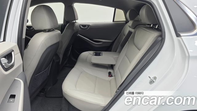 Hyundai Ioniq 2019 — photo 18