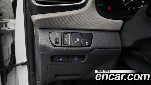 Hyundai Ioniq 2019 — photo 25