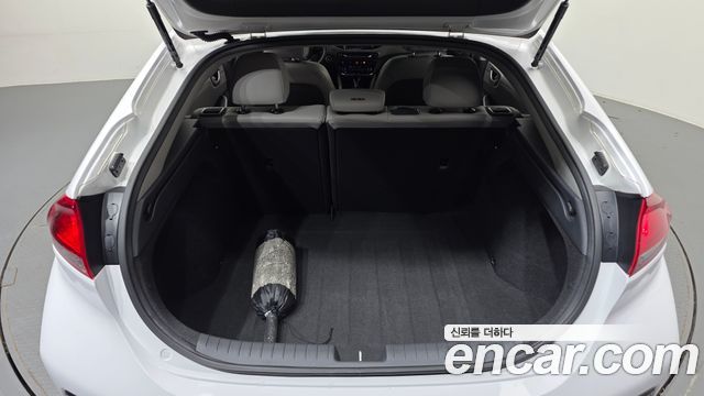 Hyundai Ioniq 2019 — photo 26