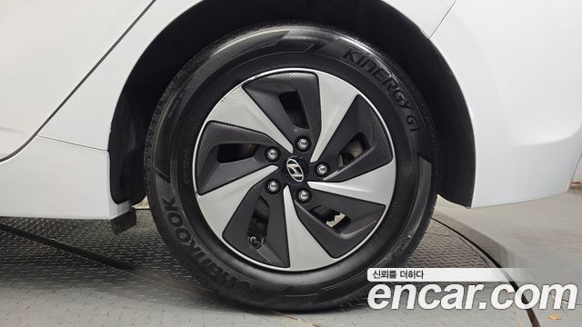 Hyundai Ioniq 2019 — photo 7