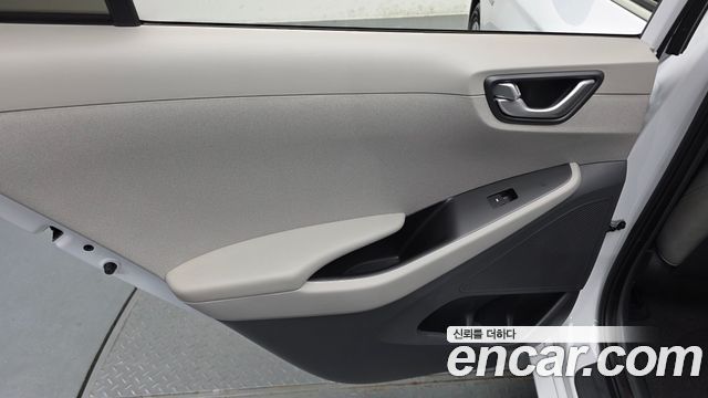 Hyundai Ioniq 2019 — photo 15