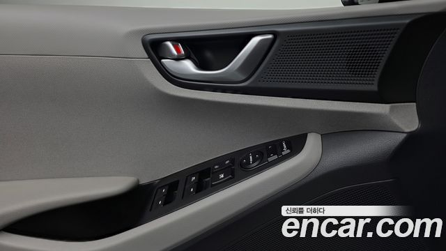 Hyundai Ioniq 2019 — photo 28