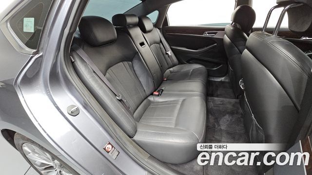Hyundai Genesis 2016 — photo 17