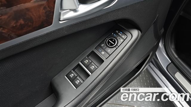 Hyundai Genesis 2016 — photo 25