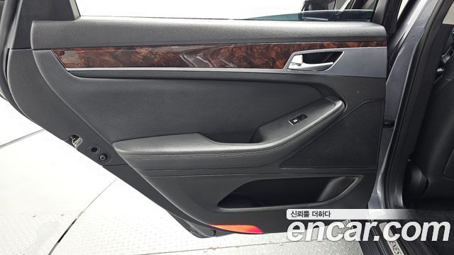 Hyundai Genesis 2016 — photo 15