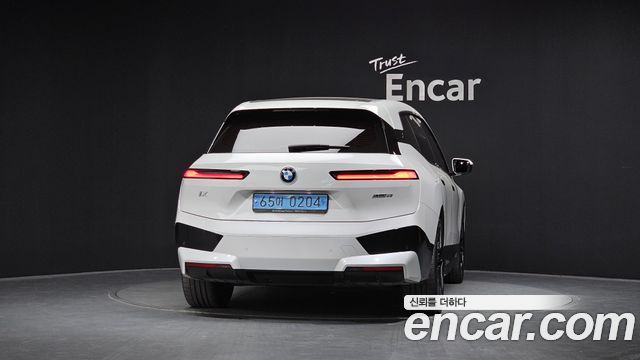 BMW iX 2023 — photo 4