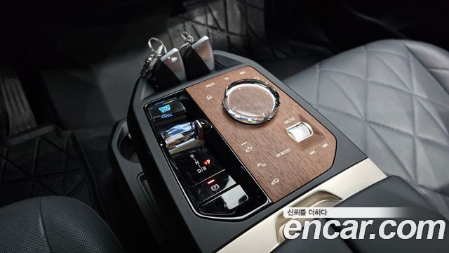 BMW iX 2023 — photo 9