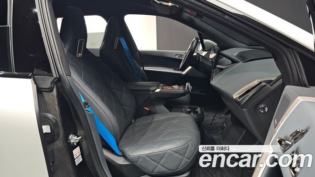 BMW iX 2023 — photo 11