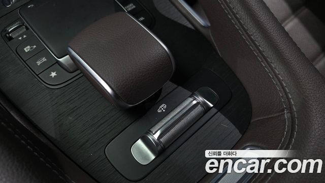 Mercedes-Benz GLS-Class 2022 — photo 28