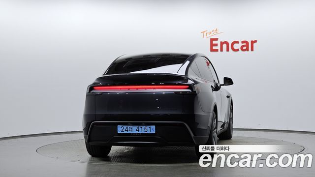 Tesla Model Y 2026 — photo 4
