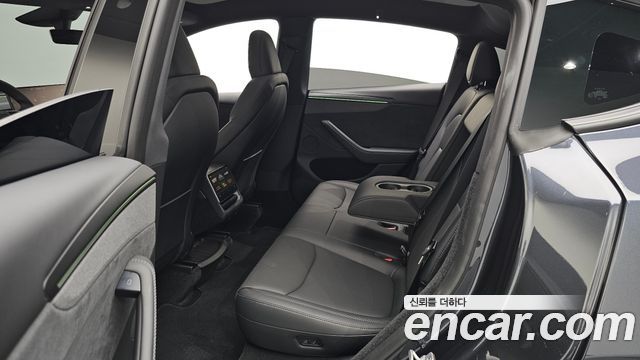 Tesla Model Y 2026 — photo 16