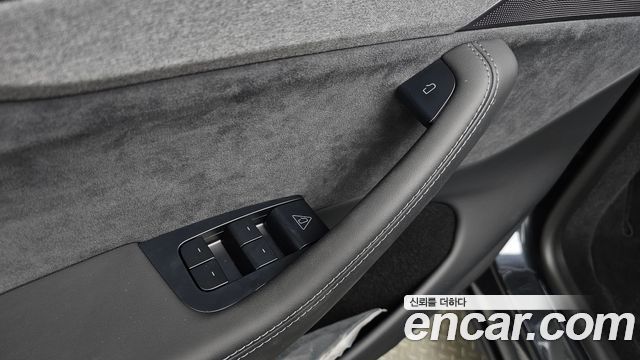 Tesla Model Y 2026 — photo 28