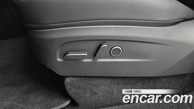 Tesla Model Y 2026 — photo 29