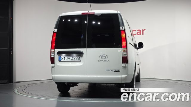 Hyundai Staria 2025 — photo 4