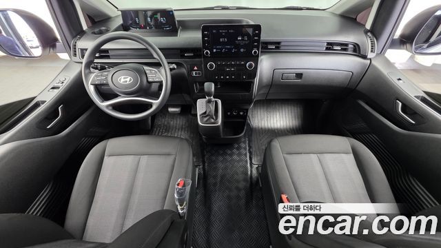 Hyundai Staria 2025 — photo 10