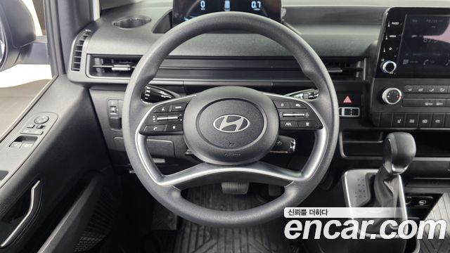 Hyundai Staria 2025 — photo 19