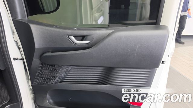 Hyundai Staria 2025 — photo 15