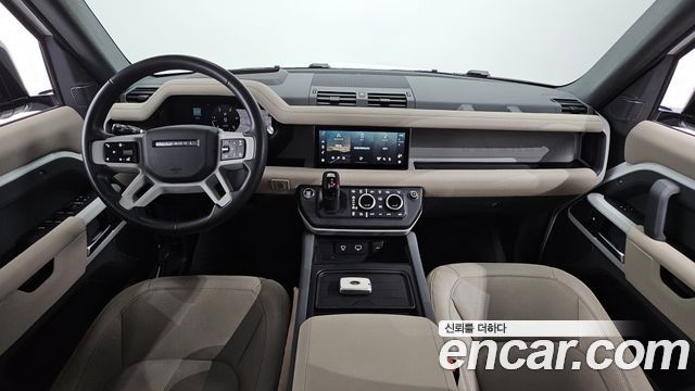 Land Rover Defender 2023 — photo 7