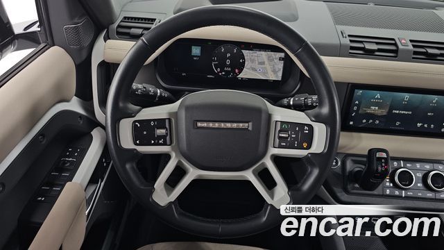Land Rover Defender 2023 — photo 13