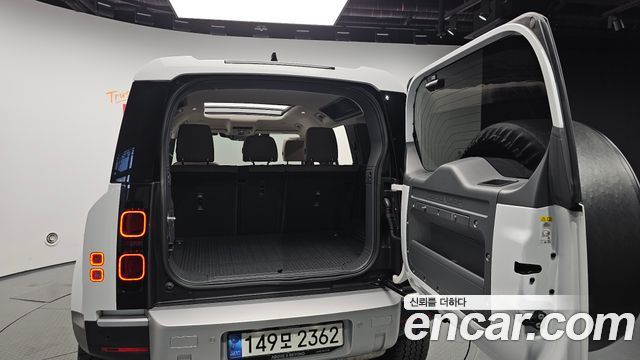 Land Rover Defender 2023 — photo 20