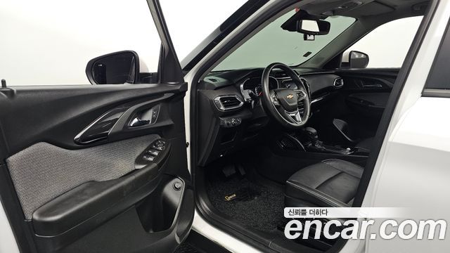 Chevrolet Korea Trailblazer 2021 — photo 13