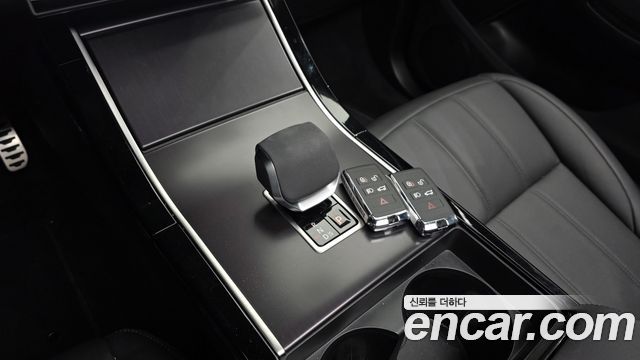 Land Rover Range Rover Evoque 2026 — photo 12