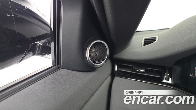 Land Rover Range Rover Evoque 2026 — photo 30