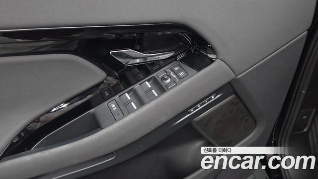 Land Rover Range Rover Evoque 2026 — photo 32